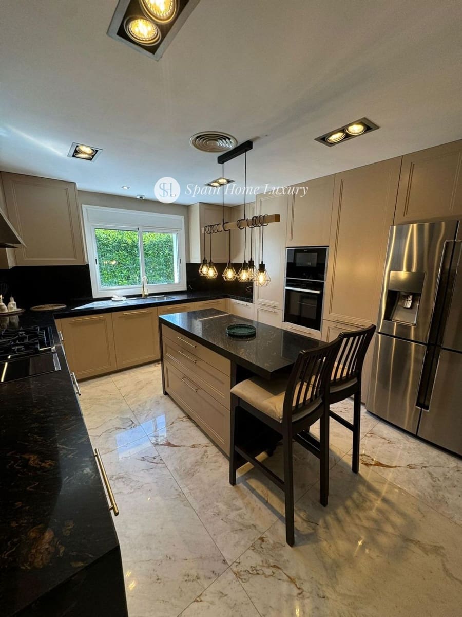 4 soverom Villa til salgs i Betera med svømmebasseng garasje - € 875 000 (Ref: 8698754)