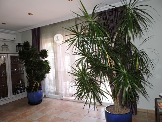 3 sypialnia Willa na sprzedaż w Benidorm z basenem garażem - 380 000 € (Ref: 8881576)