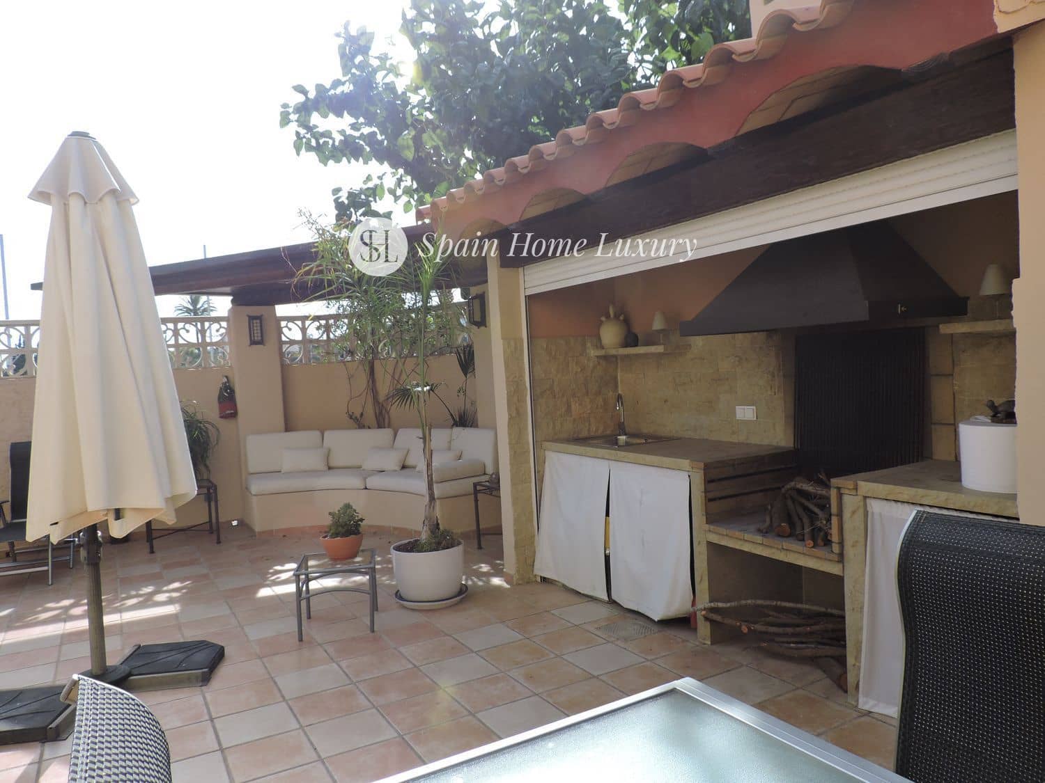 3 sypialnia Willa na sprzedaż w Benidorm z basenem garażem - 380 000 € (Ref: 8881576)