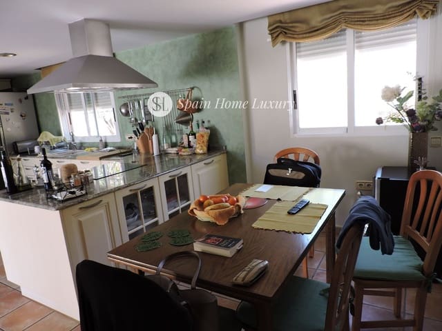 3 sypialnia Willa na sprzedaż w Benidorm z basenem garażem - 380 000 € (Ref: 8881576)