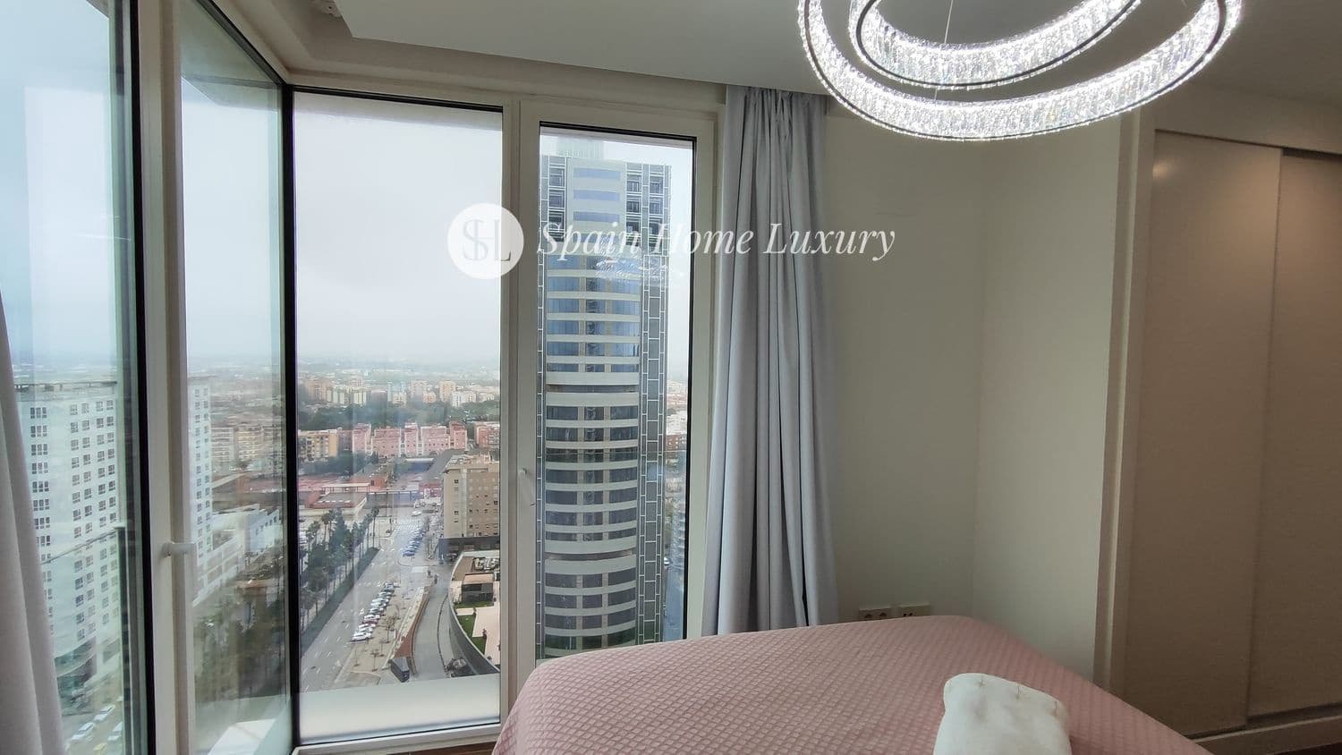 3 sypialnia Mieszkanie na sprzedaż w Miasto Walencja z basenem garażem - 995 000 € (Ref: 8882300)