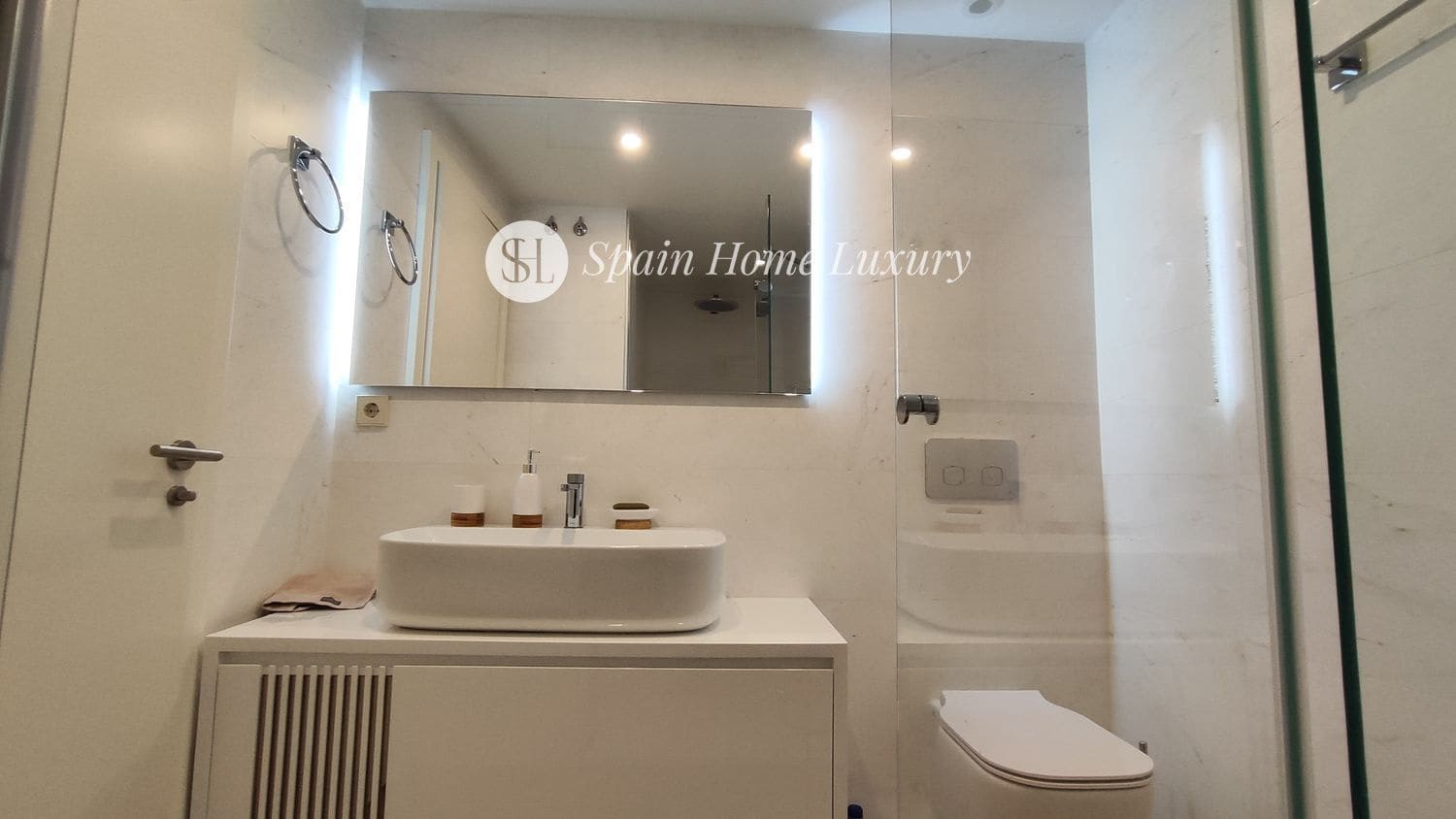 3 sypialnia Mieszkanie na sprzedaż w Miasto Walencja z basenem garażem - 995 000 € (Ref: 8882300)