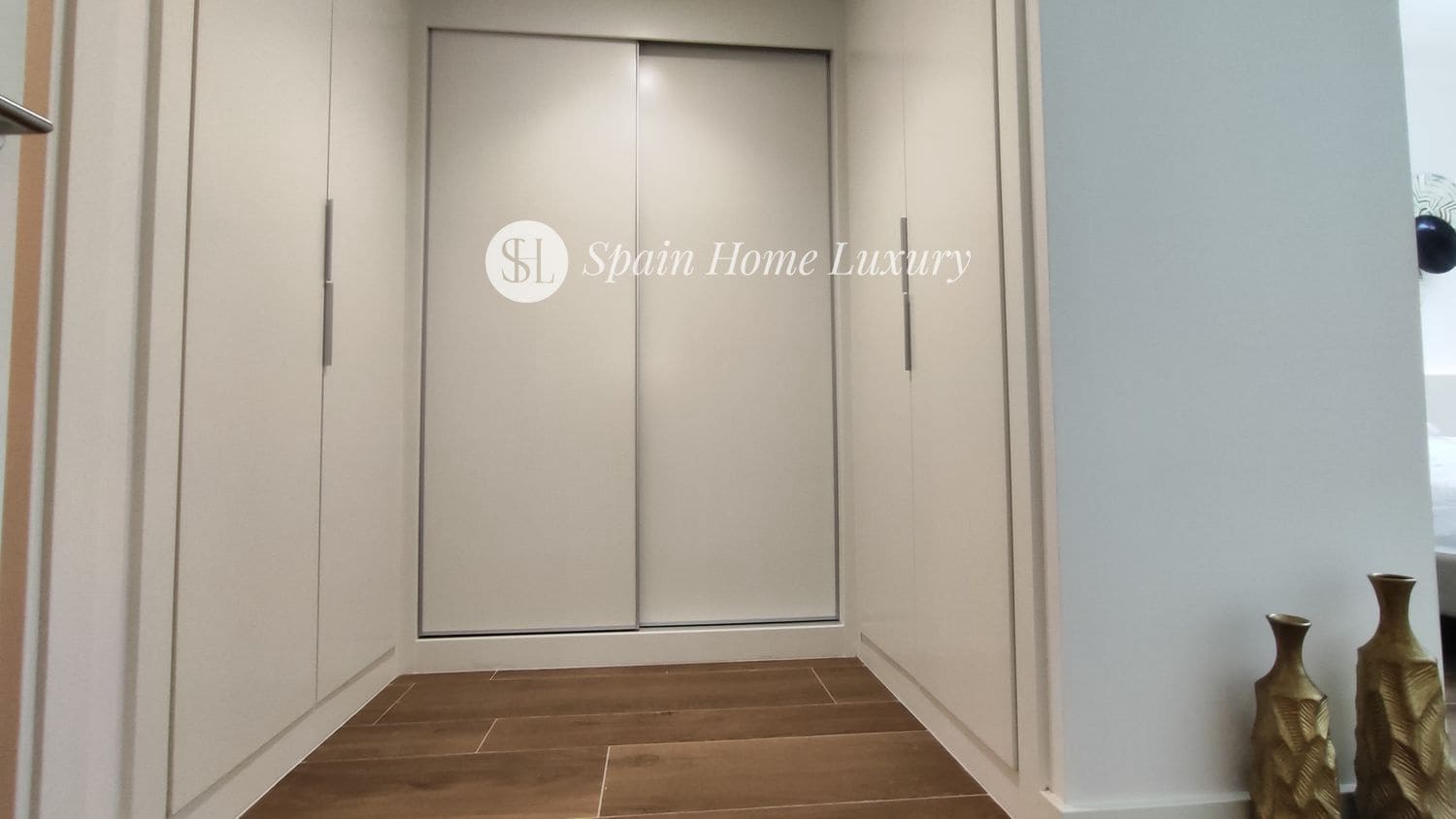 3 sypialnia Mieszkanie na sprzedaż w Miasto Walencja z basenem garażem - 995 000 € (Ref: 8882300)