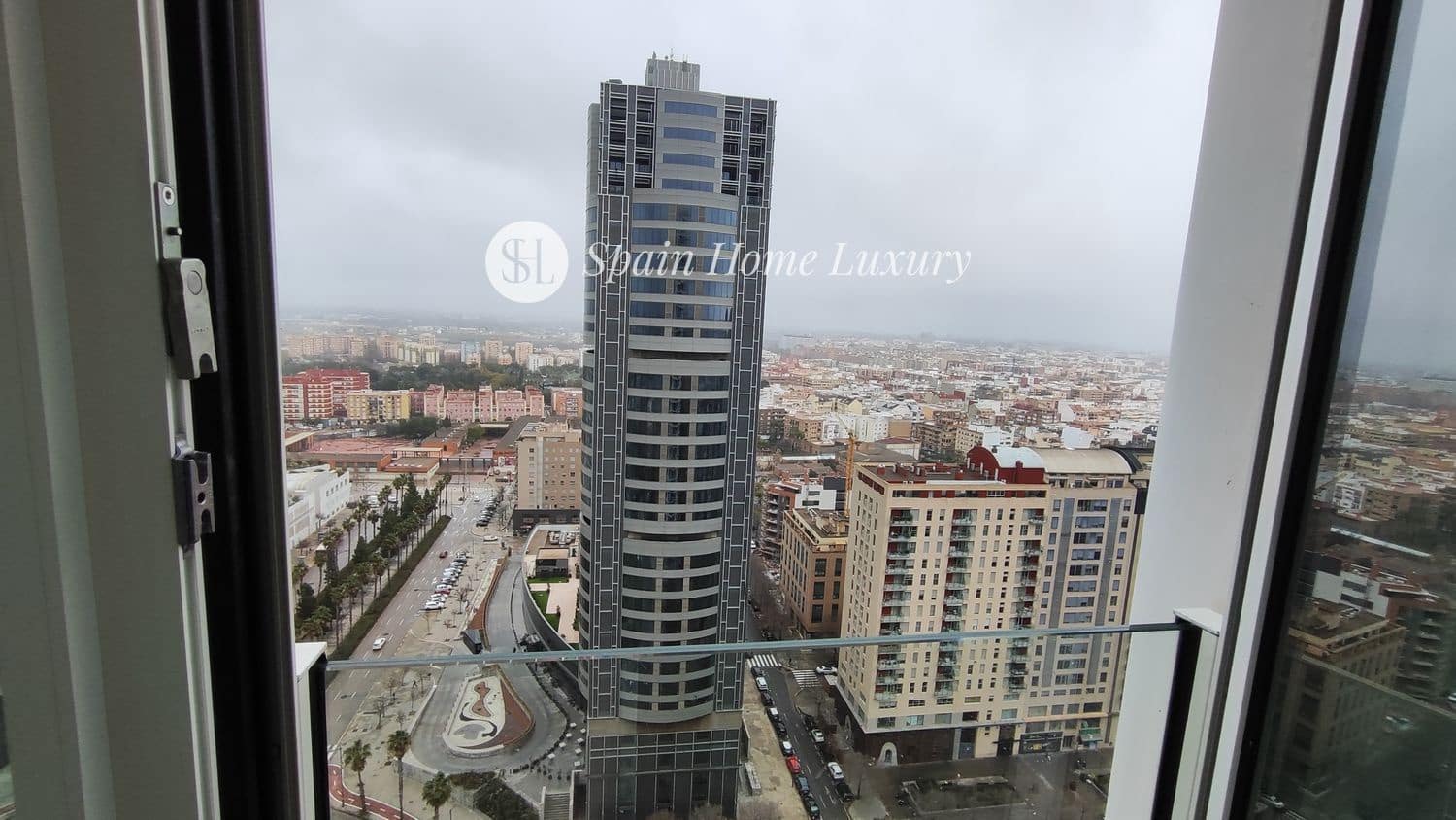 3 sypialnia Mieszkanie na sprzedaż w Miasto Walencja z basenem garażem - 995 000 € (Ref: 8882300)