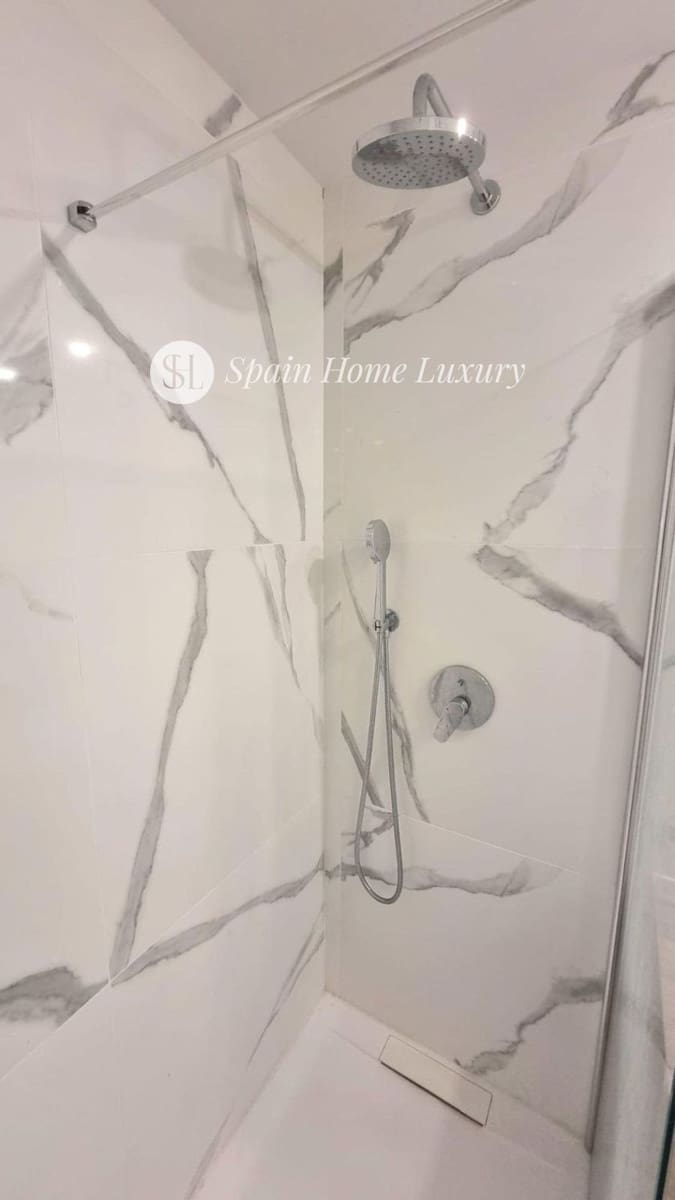 2 slaapkamer Penthouse te koop in Benidorm met zwembad - € 517.000 (Ref: 8905587)