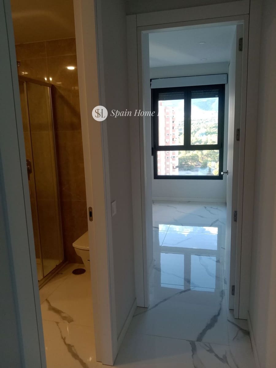 2 slaapkamer Penthouse te koop in Benidorm met zwembad - € 517.000 (Ref: 8905587)