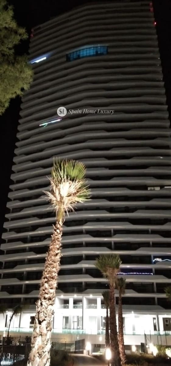 2 slaapkamer Penthouse te koop in Benidorm met zwembad - € 517.000 (Ref: 8905587)