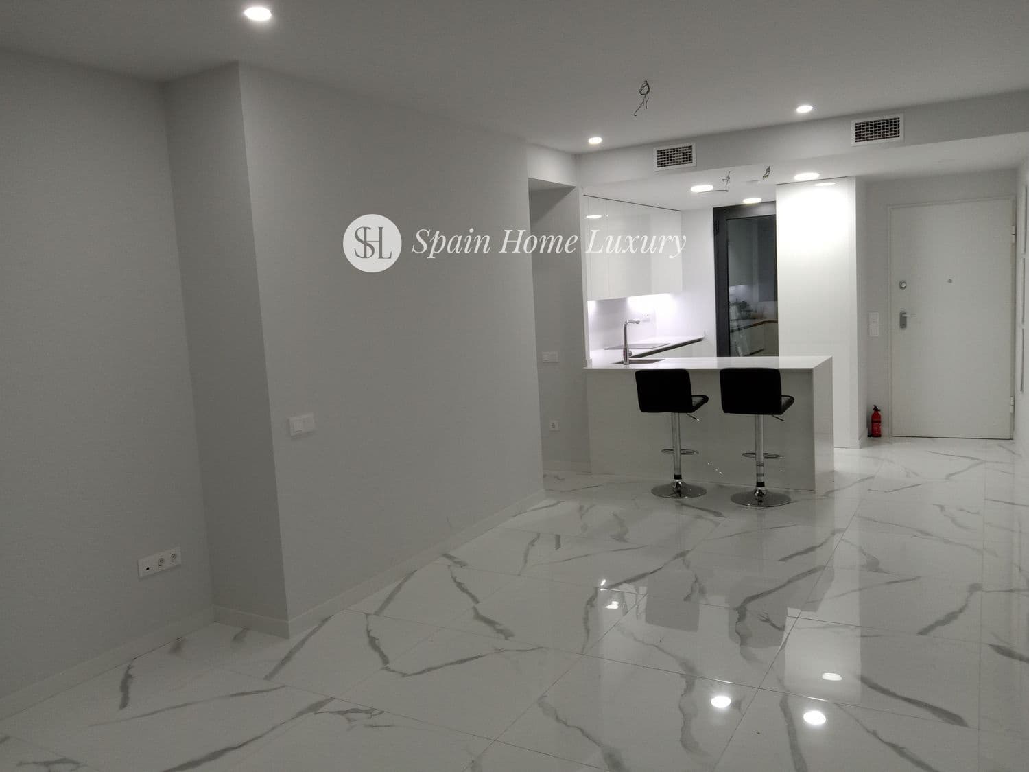 2 slaapkamer Penthouse te koop in Benidorm met zwembad - € 517.000 (Ref: 8905587)