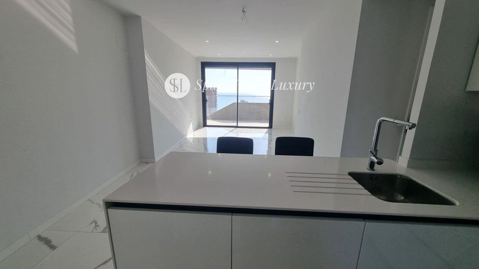 2 slaapkamer Penthouse te koop in Benidorm met zwembad - € 517.000 (Ref: 8905587)