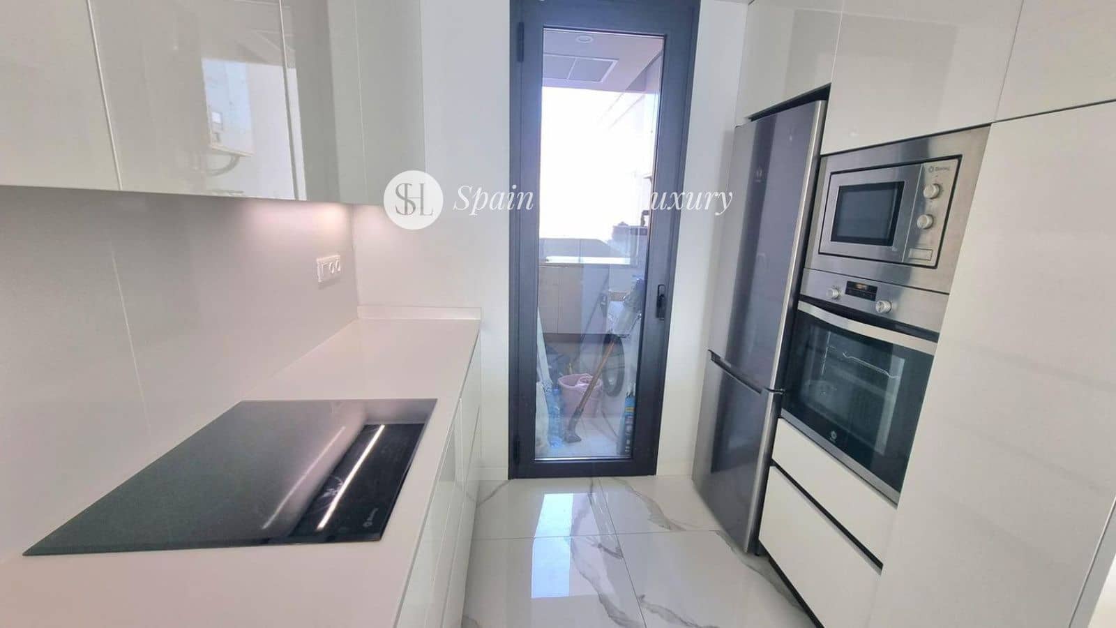 2 slaapkamer Penthouse te koop in Benidorm met zwembad - € 517.000 (Ref: 8905587)