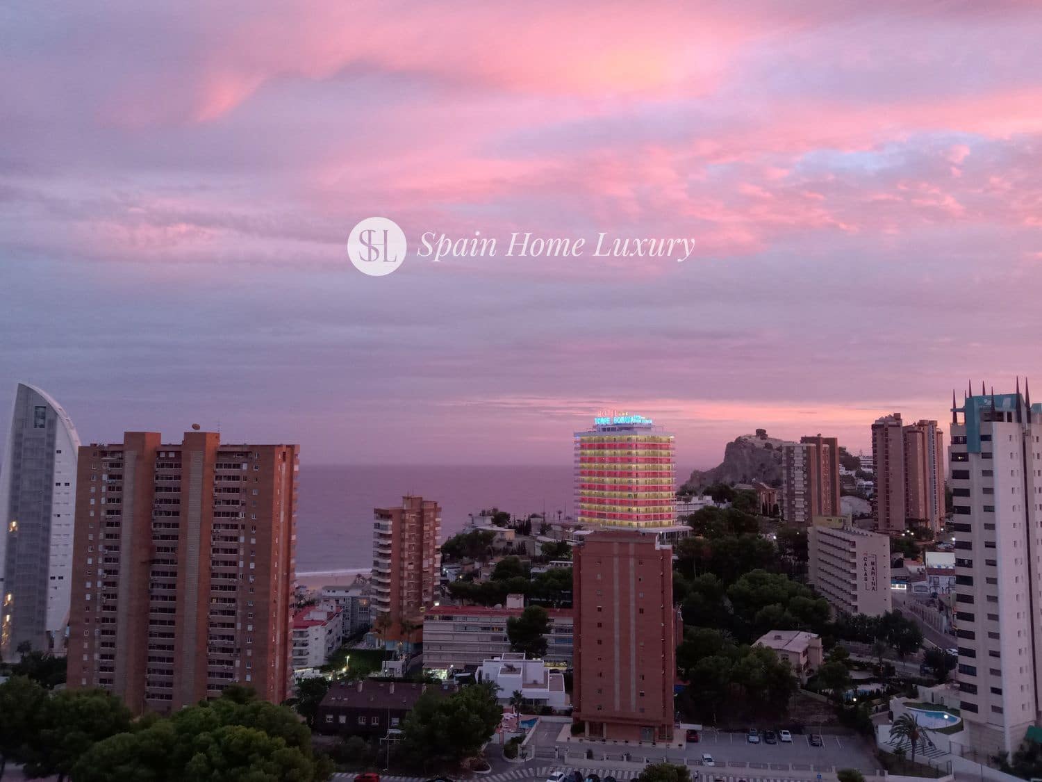 2 slaapkamer Penthouse te koop in Benidorm met zwembad - € 517.000 (Ref: 8905587)