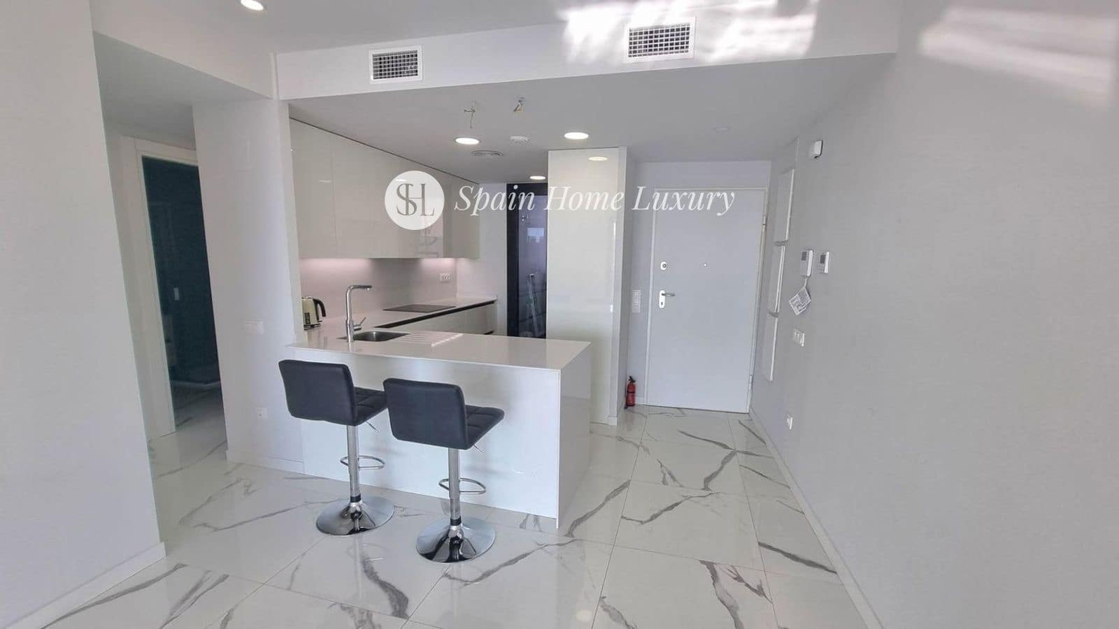 2 slaapkamer Penthouse te koop in Benidorm met zwembad - € 517.000 (Ref: 8905587)