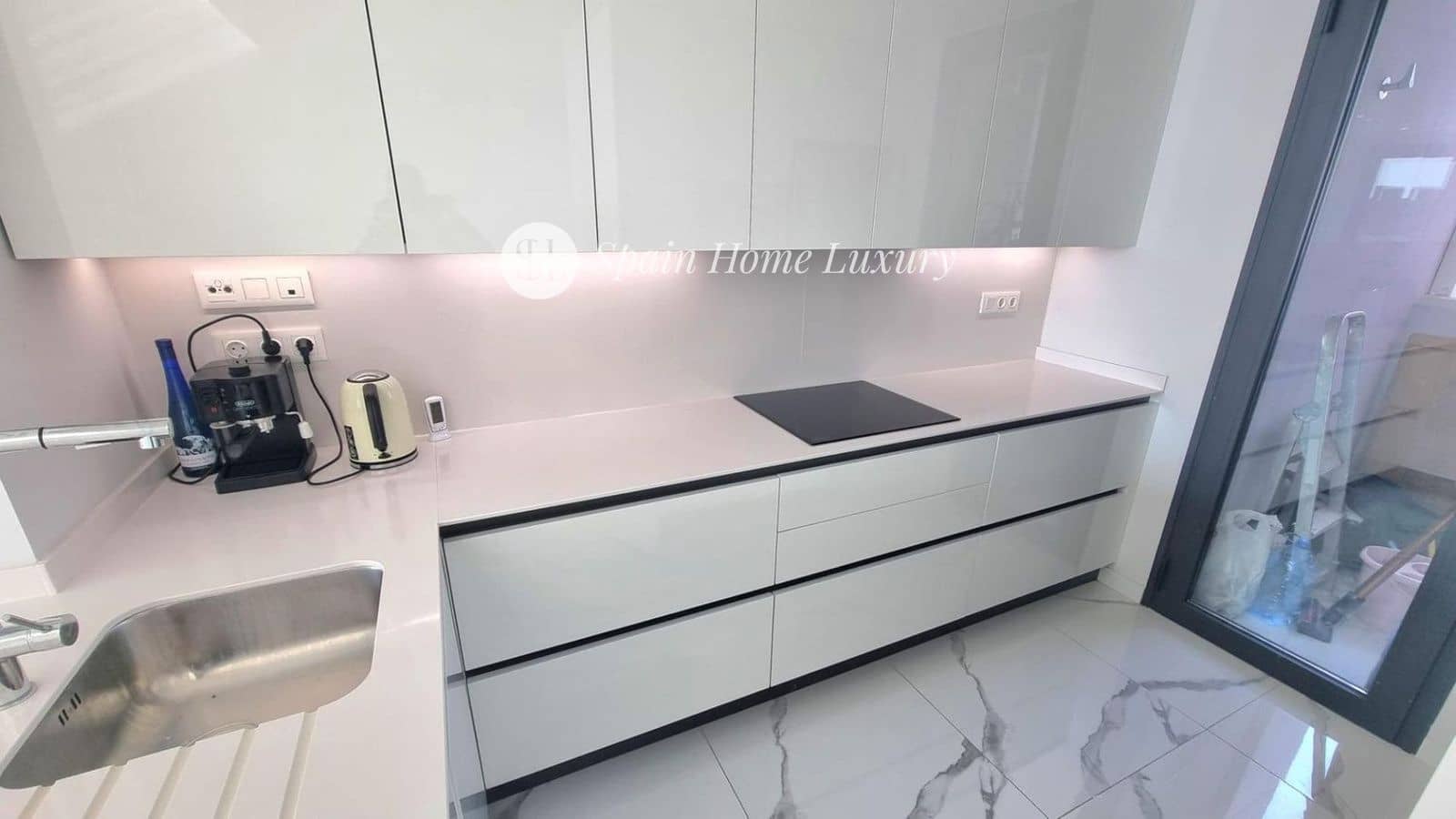 2 slaapkamer Penthouse te koop in Benidorm met zwembad - € 517.000 (Ref: 8905587)