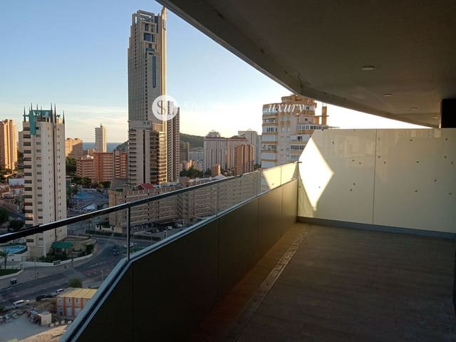 2 soveværelse Penthouse til salg i Benidorm med swimmingpool - € 517.000 (Ref: 8905587)