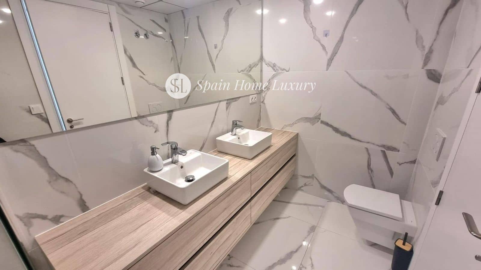 2 slaapkamer Penthouse te koop in Benidorm met zwembad - € 517.000 (Ref: 8905587)