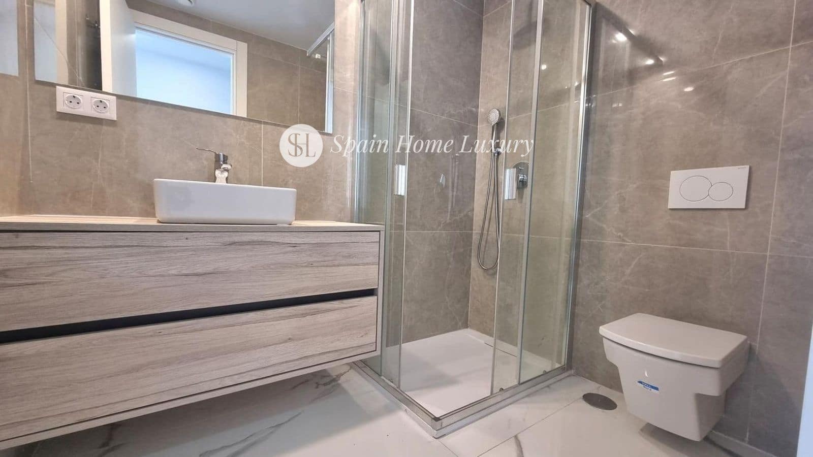 2 slaapkamer Penthouse te koop in Benidorm met zwembad - € 517.000 (Ref: 8905587)