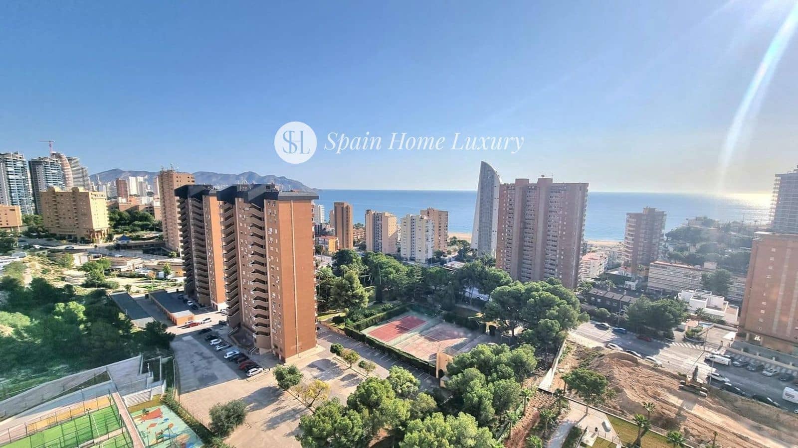 2 slaapkamer Penthouse te koop in Benidorm met zwembad - € 517.000 (Ref: 8905587)