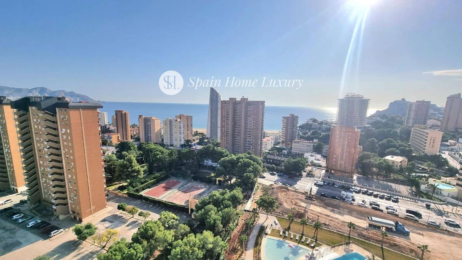 2 slaapkamer Penthouse te koop in Benidorm met zwembad - € 517.000 (Ref: 8905587)