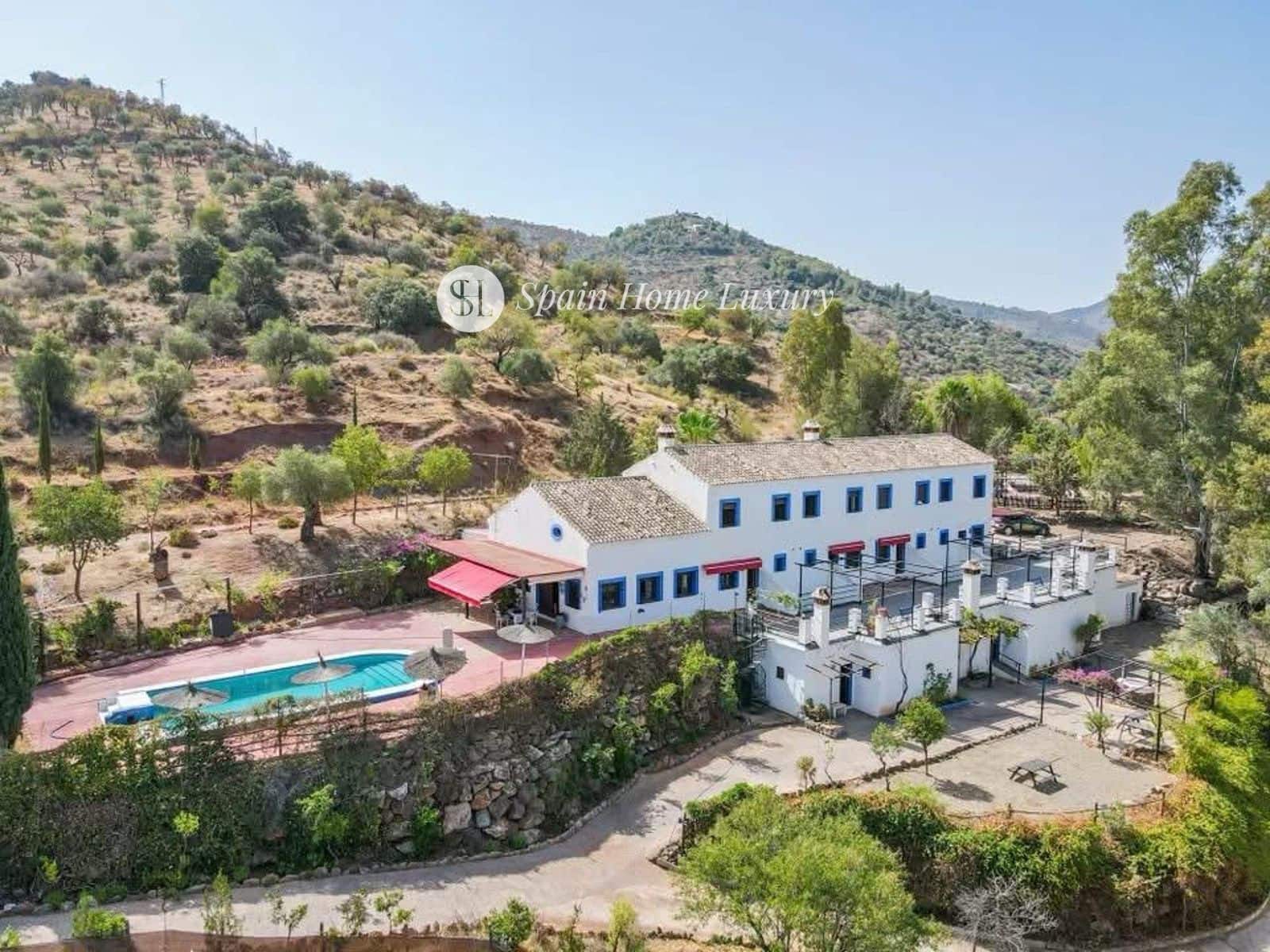 Hotell til salgs i Guaro med svømmebasseng garasje - € 780 000 (Ref: 8949236)