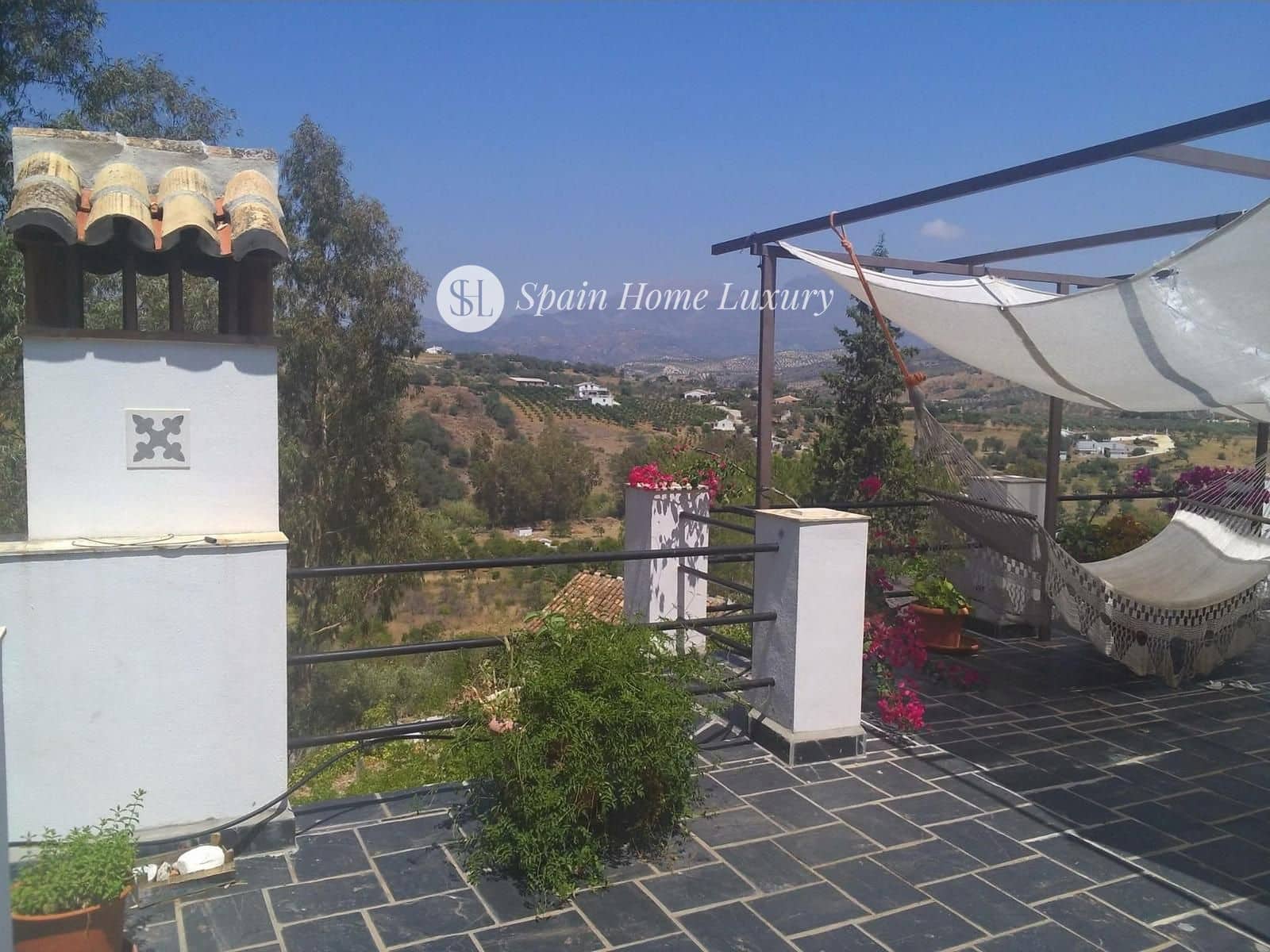 Hotell til salgs i Guaro med svømmebasseng garasje - € 780 000 (Ref: 8949236)