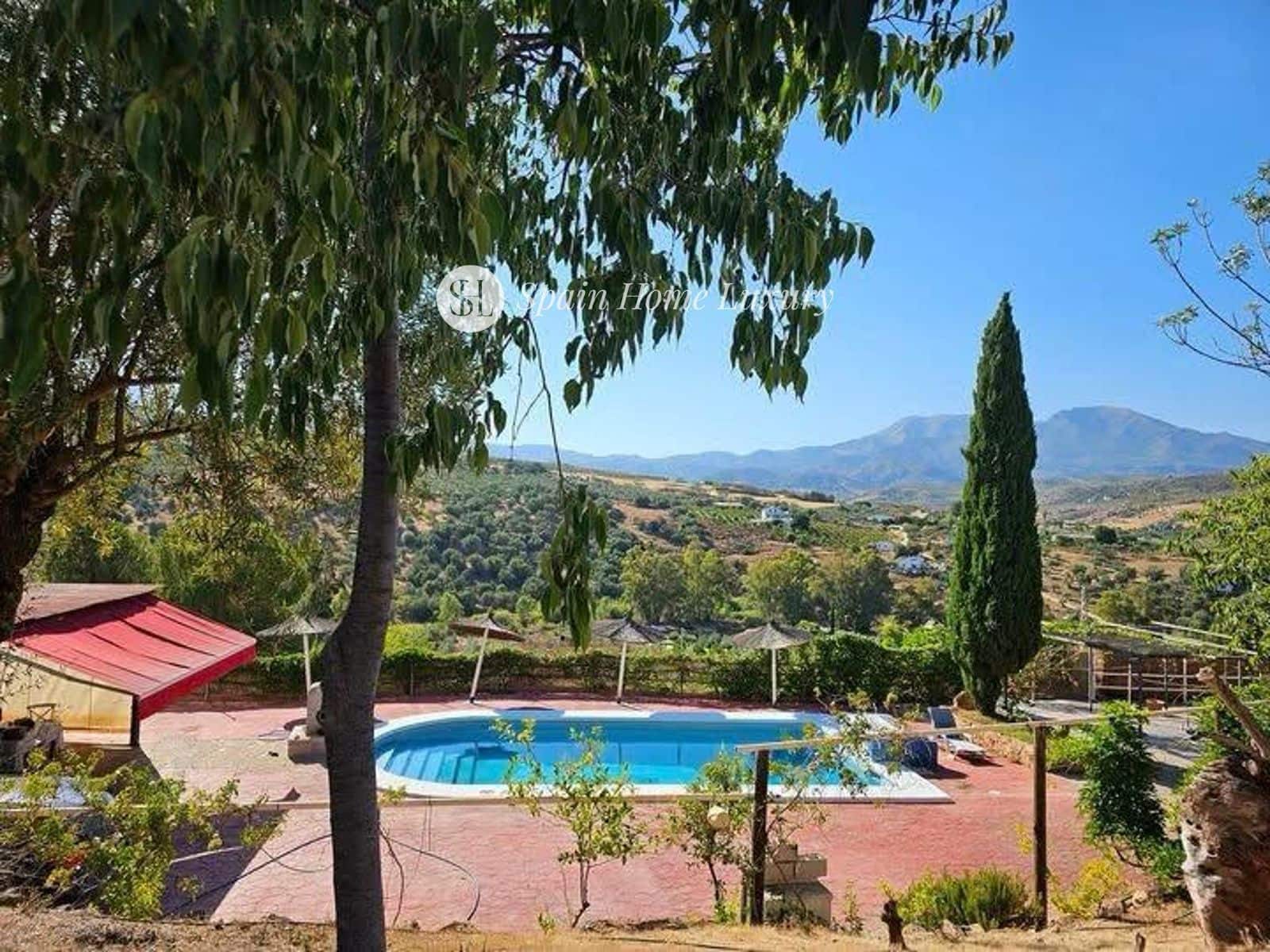 Hotell til salgs i Guaro med svømmebasseng garasje - € 780 000 (Ref: 8949236)