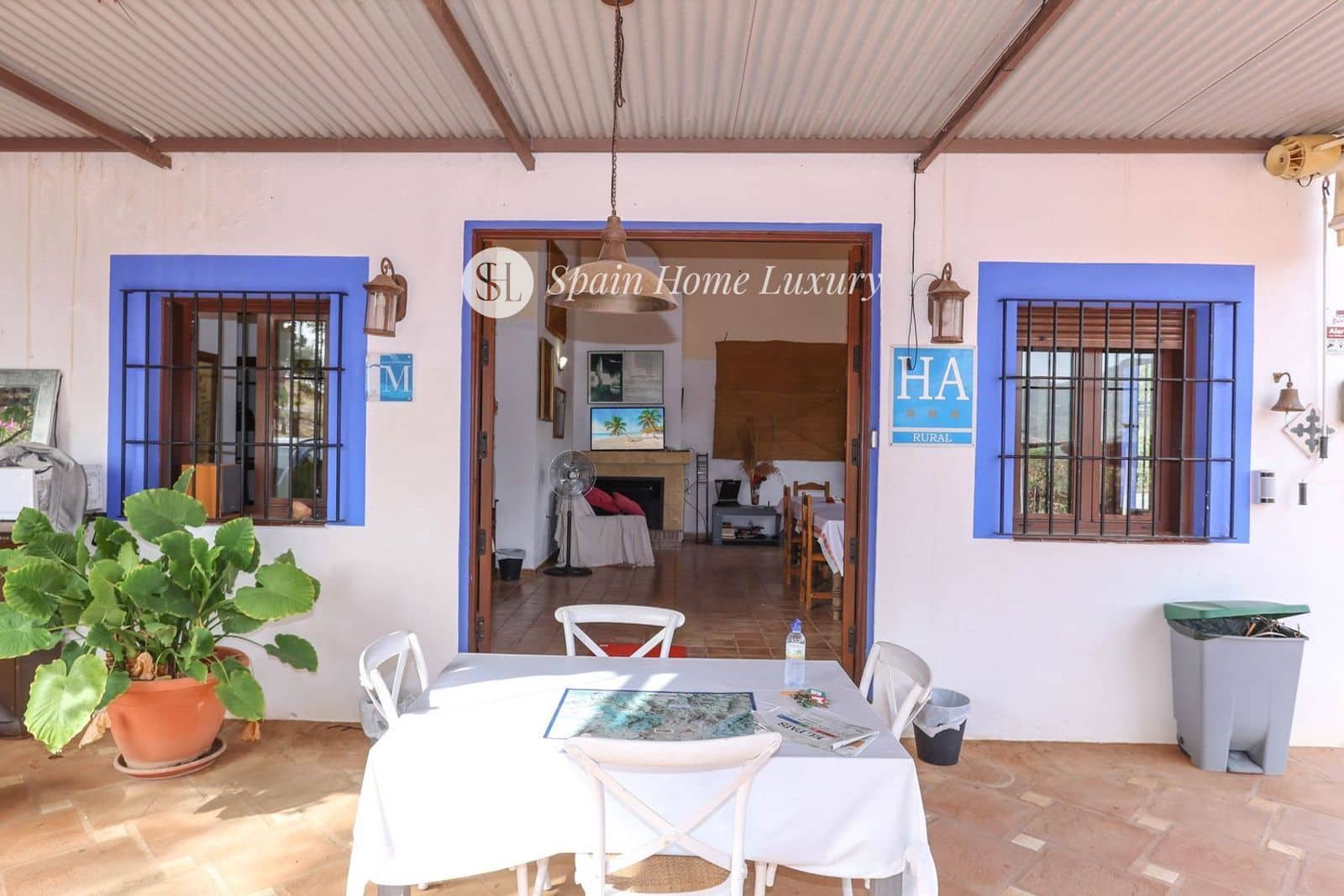 Hotell til salgs i Guaro med svømmebasseng garasje - € 780 000 (Ref: 8949236)