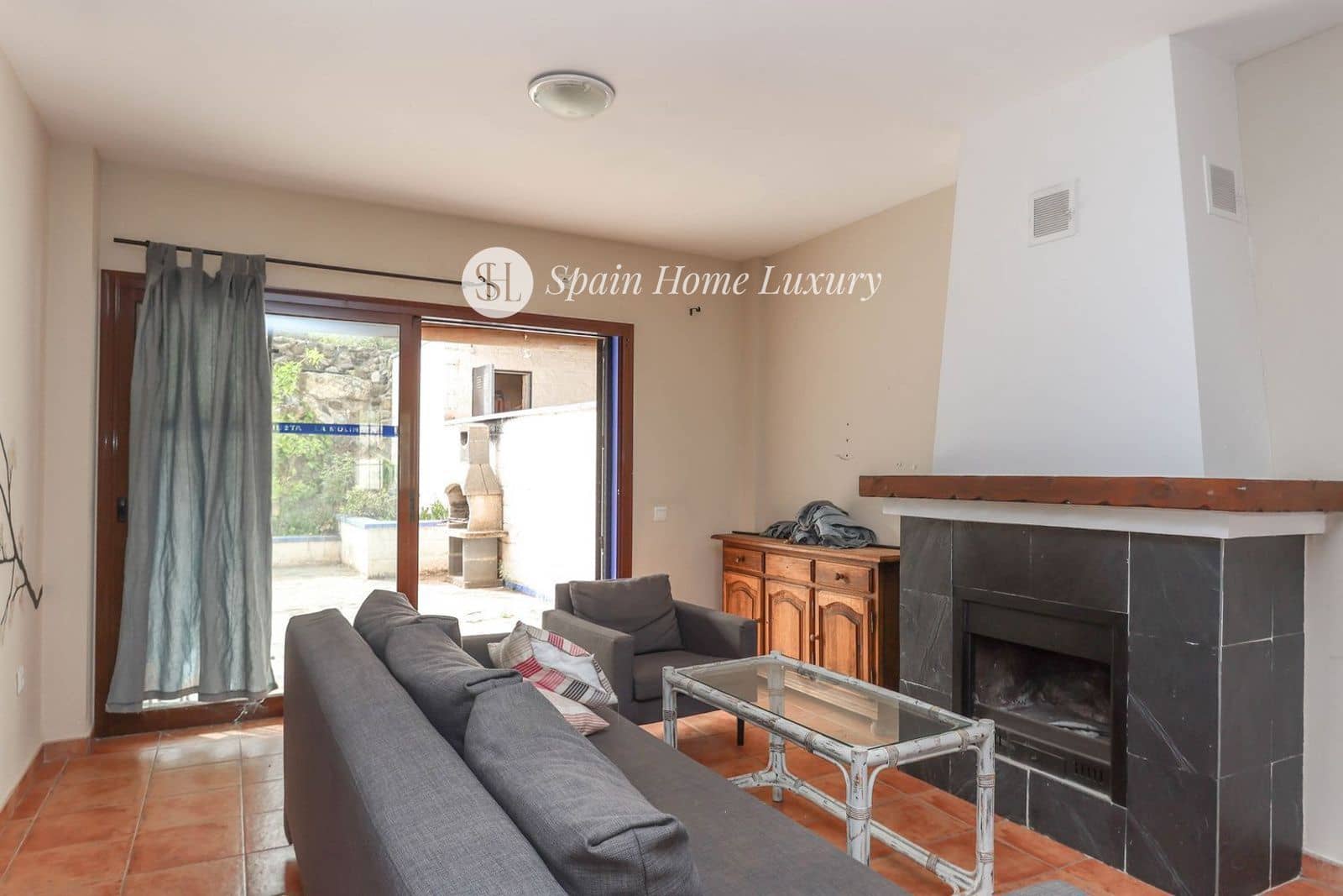 Hotell til salgs i Guaro med svømmebasseng garasje - € 780 000 (Ref: 8949236)