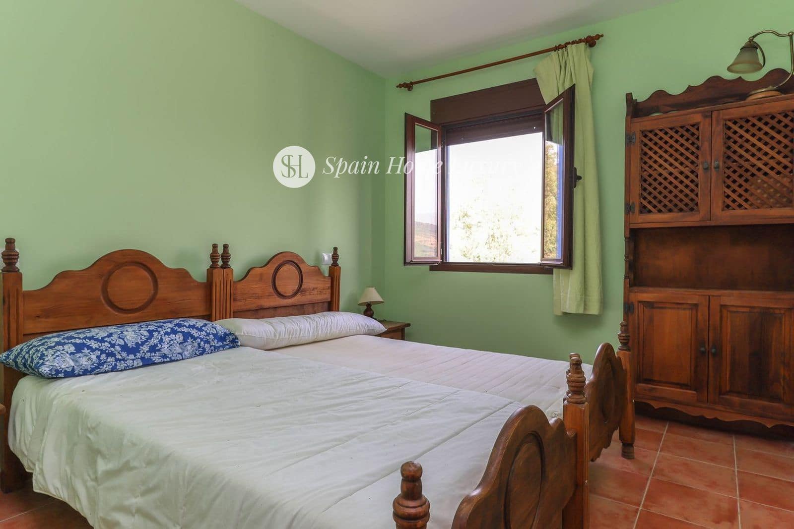 Hotell til salgs i Guaro med svømmebasseng garasje - € 780 000 (Ref: 8949236)