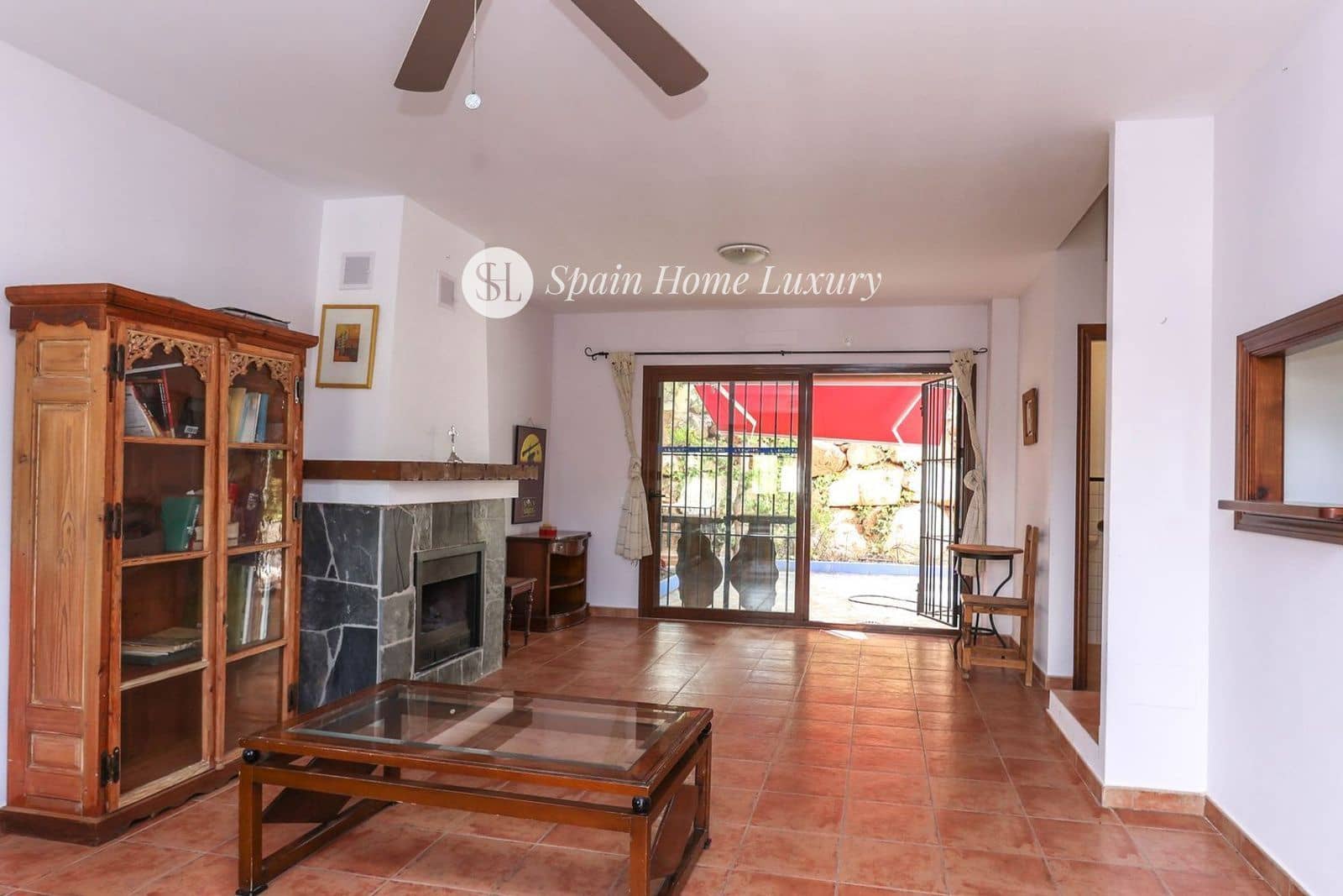 Hotell til salgs i Guaro med svømmebasseng garasje - € 780 000 (Ref: 8949236)