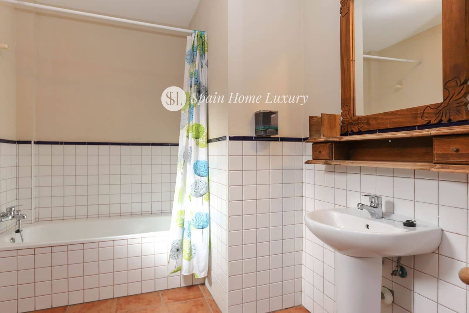 Hotell til salgs i Guaro med svømmebasseng garasje - € 780 000 (Ref: 8949236)