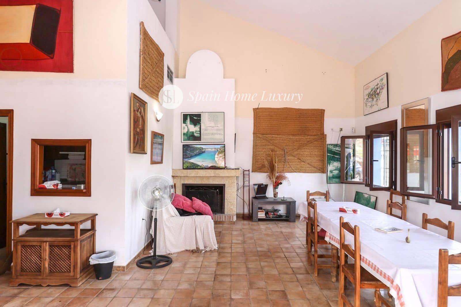 Hotell til salgs i Guaro med svømmebasseng garasje - € 780 000 (Ref: 8949236)