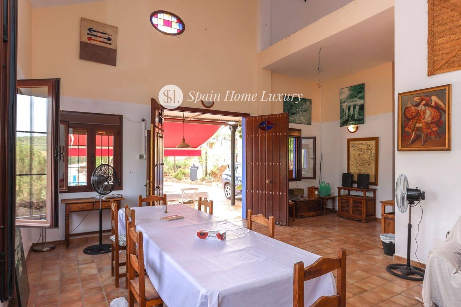 Hotell til salgs i Guaro med svømmebasseng garasje - € 780 000 (Ref: 8949236)