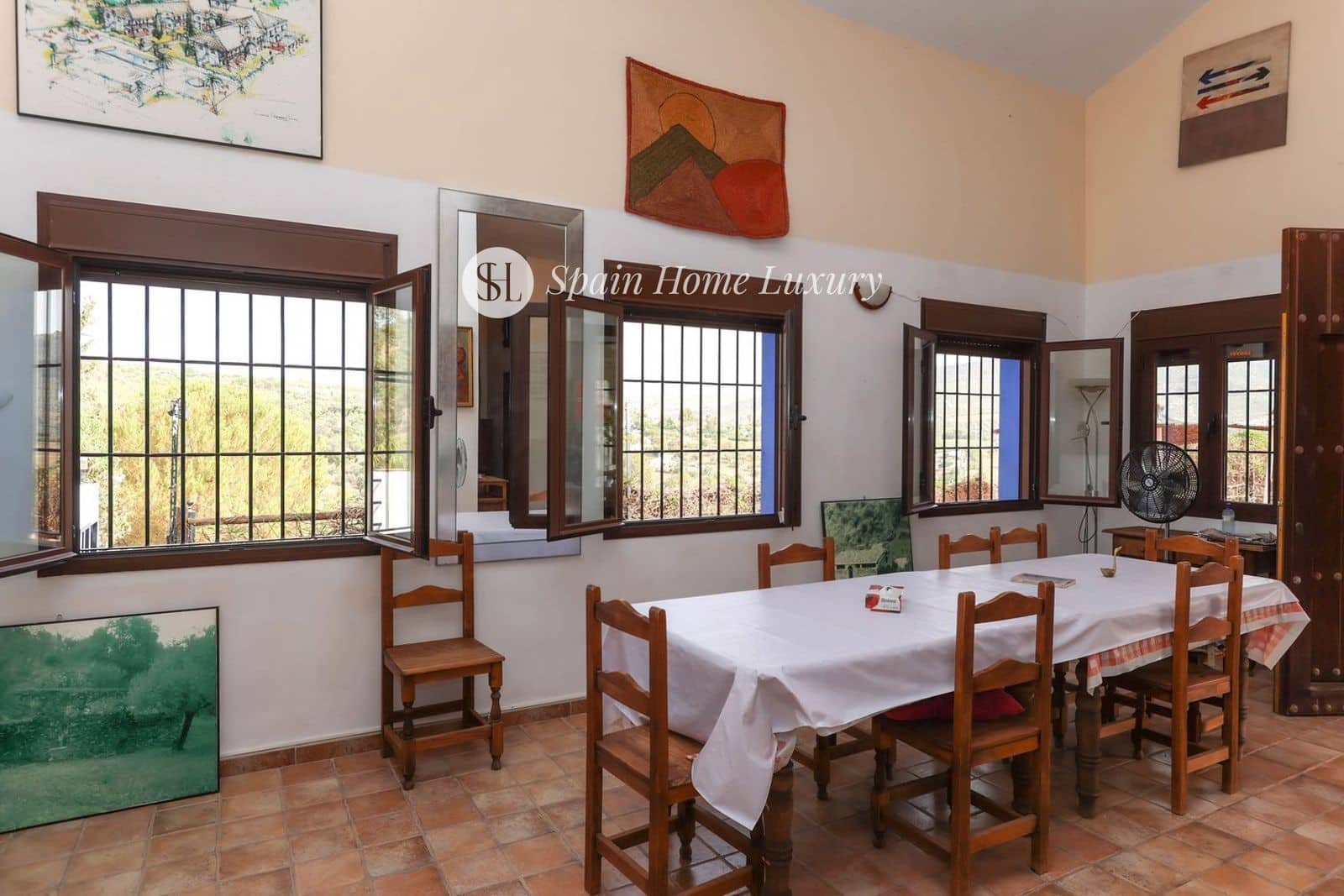 Hotell til salgs i Guaro med svømmebasseng garasje - € 780 000 (Ref: 8949236)