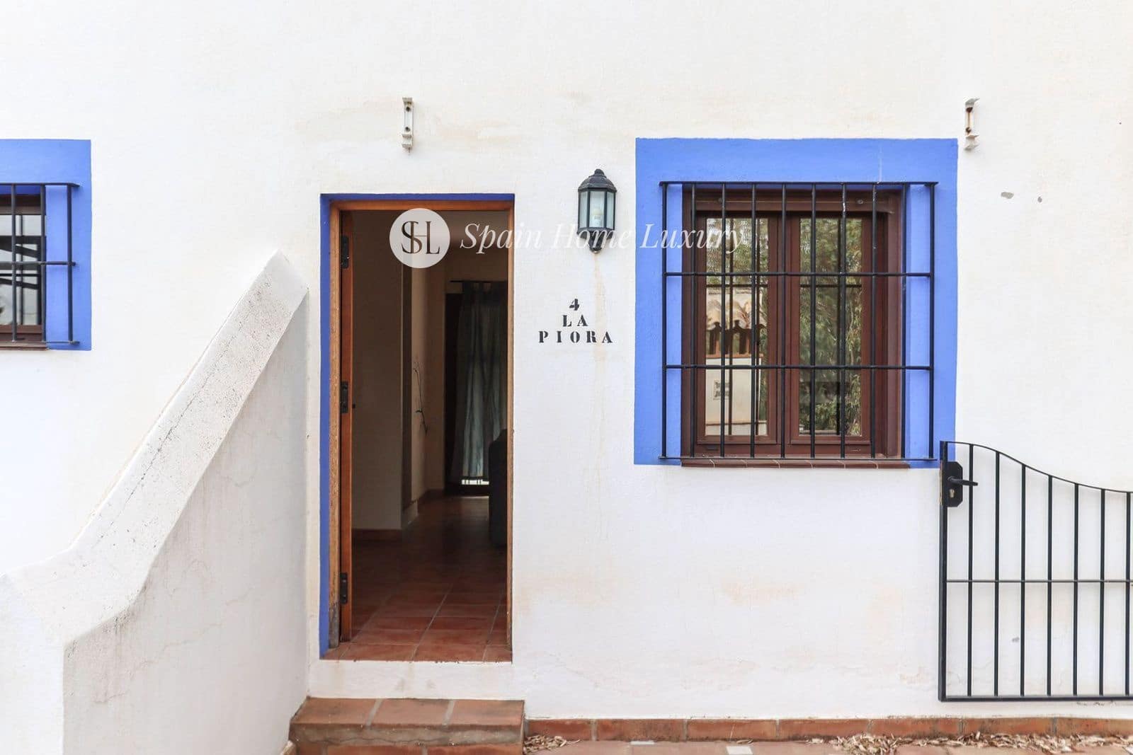 Hotell til salgs i Guaro med svømmebasseng garasje - € 780 000 (Ref: 8949236)