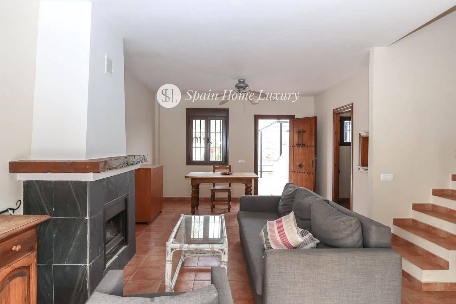 Hotell til salgs i Guaro med svømmebasseng garasje - € 780 000 (Ref: 8949236)