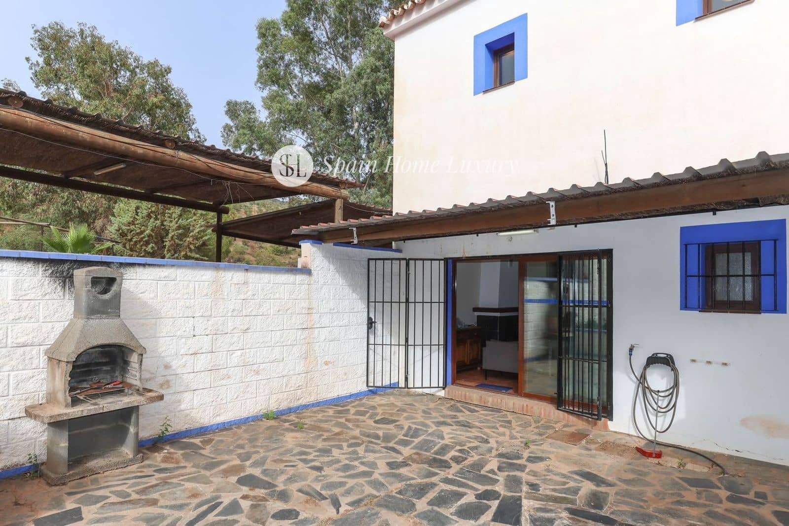 Hotell til salgs i Guaro med svømmebasseng garasje - € 780 000 (Ref: 8949236)