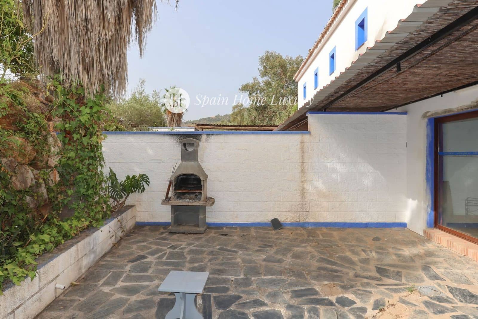 Hotell til salgs i Guaro med svømmebasseng garasje - € 780 000 (Ref: 8949236)