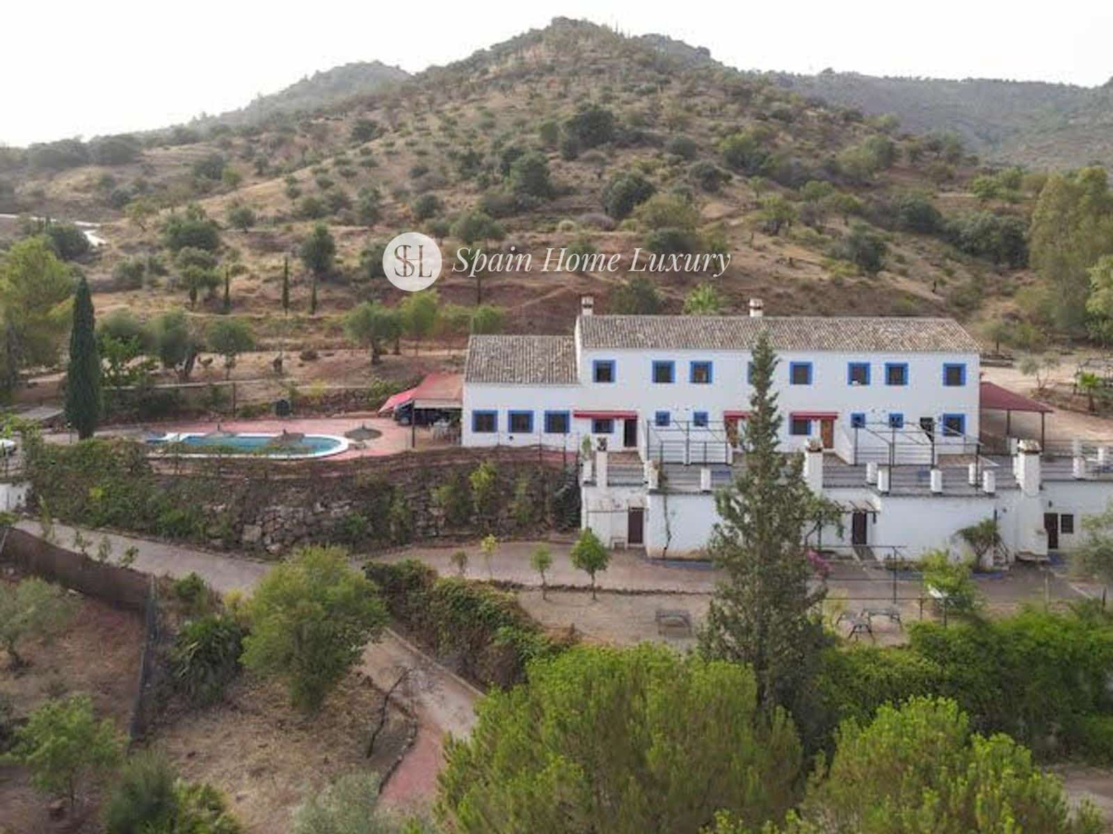 Hotell til salgs i Guaro med svømmebasseng garasje - € 780 000 (Ref: 8949236)