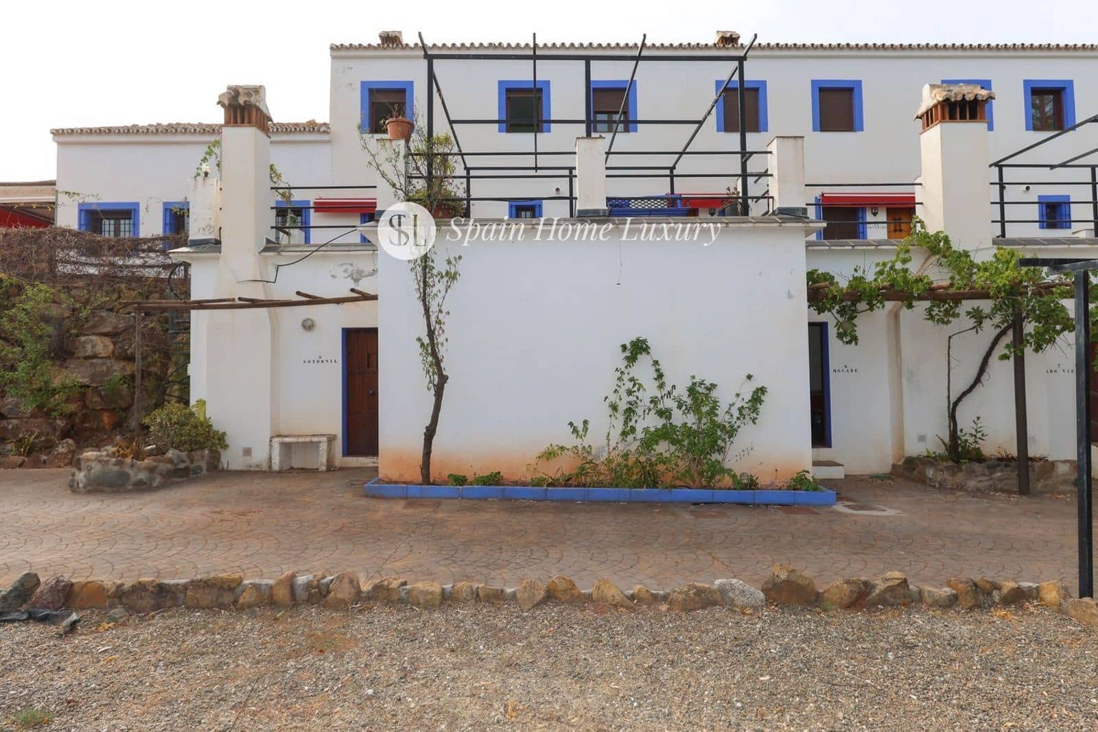 Hotell til salgs i Guaro med svømmebasseng garasje - € 780 000 (Ref: 8949236)