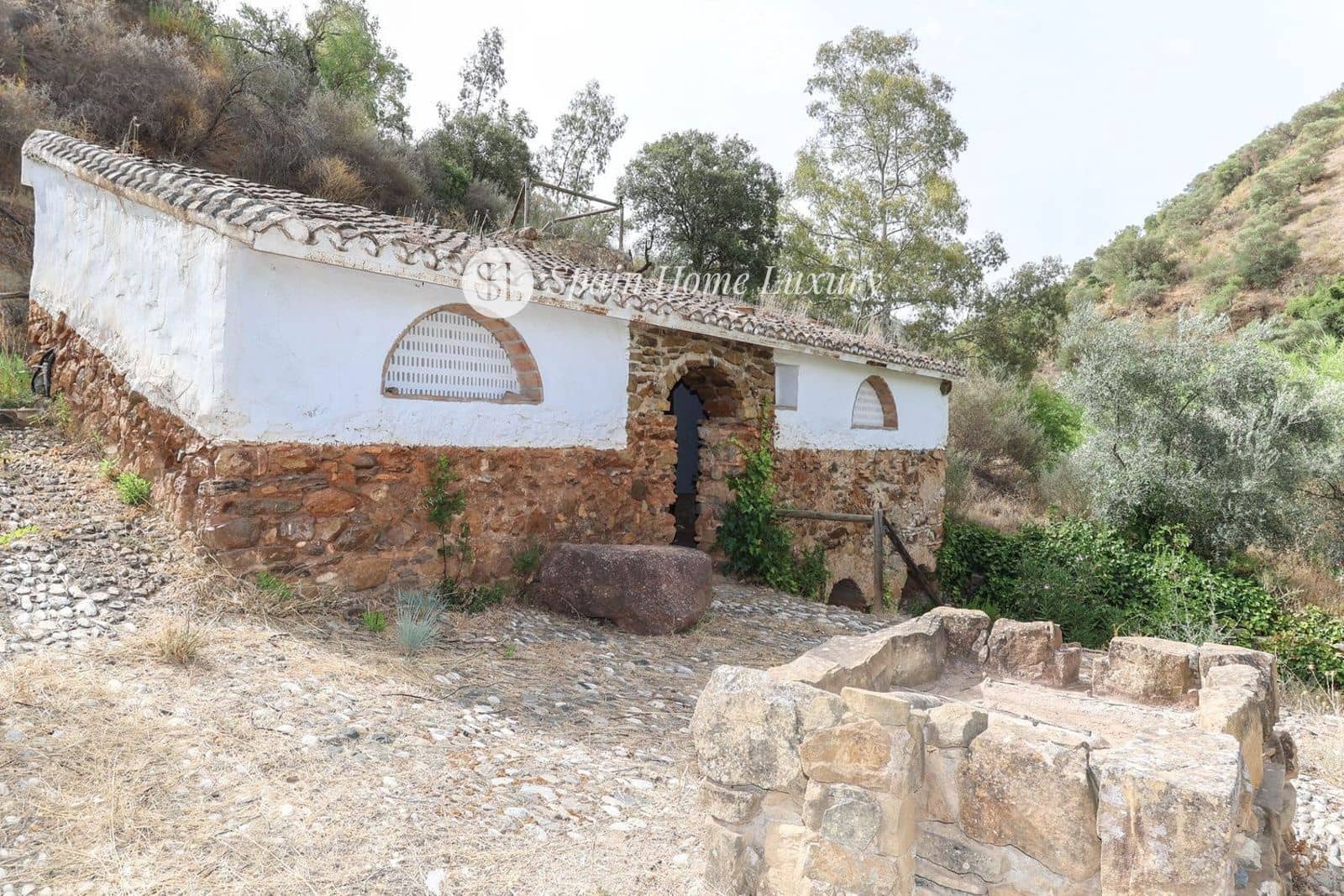 Hotell til salgs i Guaro med svømmebasseng garasje - € 780 000 (Ref: 8949236)