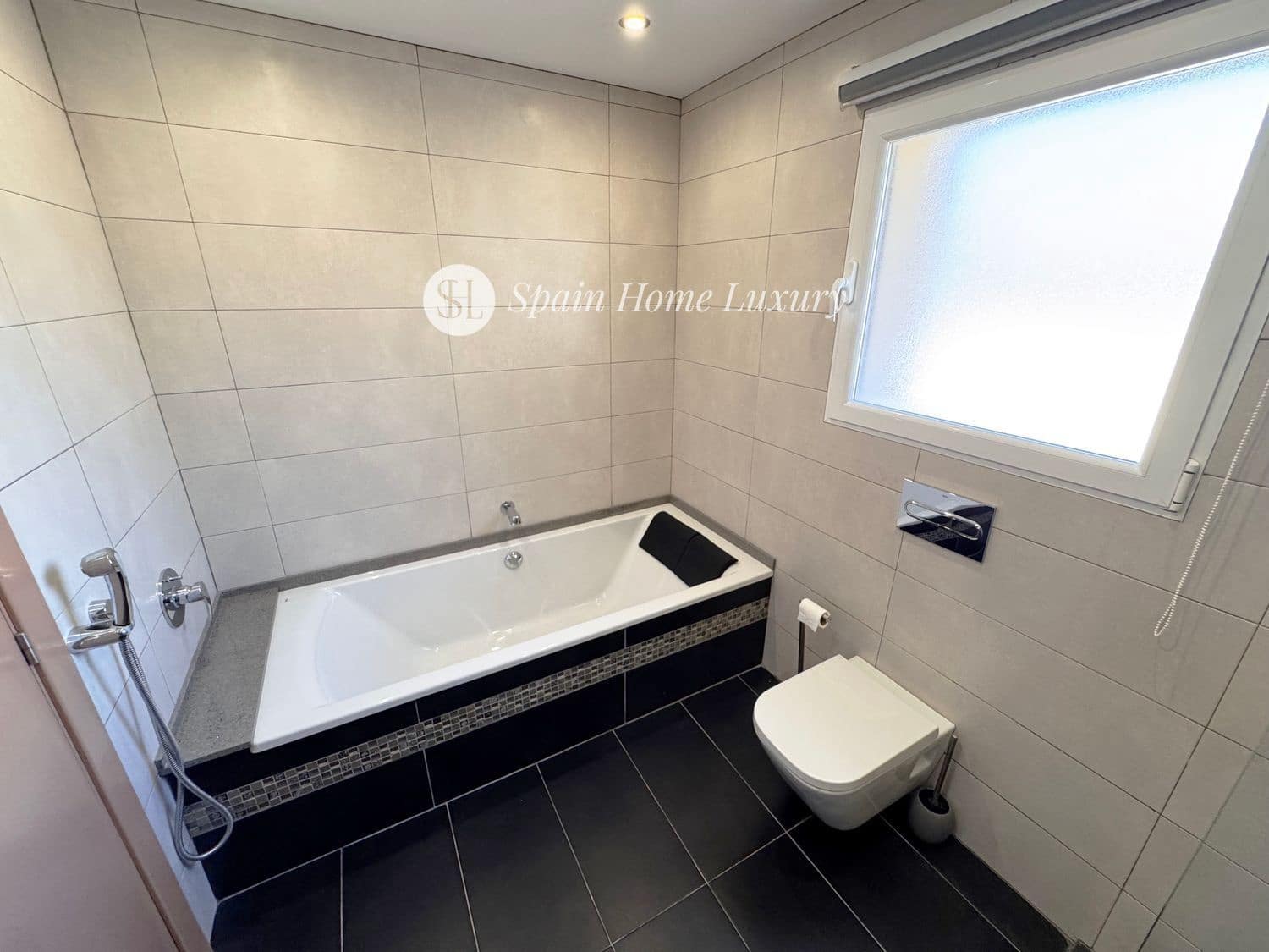 5 bedroom Villa for sale in Benissa with pool garage - € 659,000 (Ref: 9004048)