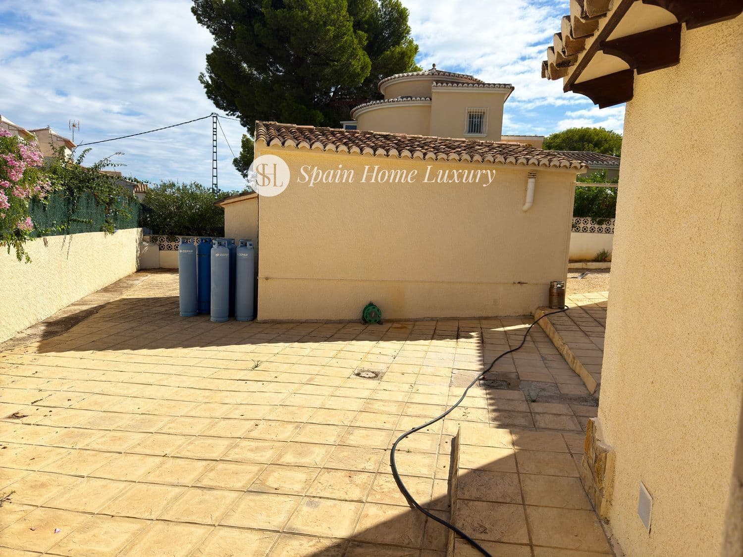 5 bedroom Villa for sale in Benissa with pool garage - € 659,000 (Ref: 9004048)