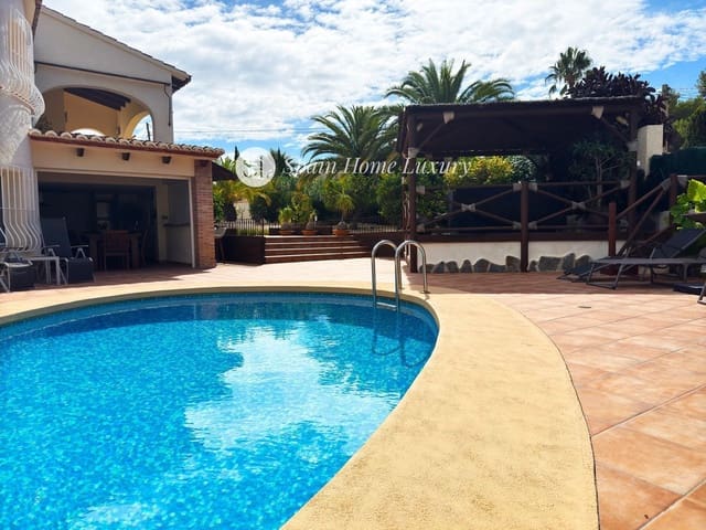 Chalet de 5 habitaciones en Benissa en venta con piscina garaje - 659.000 € (Ref: 9004048)