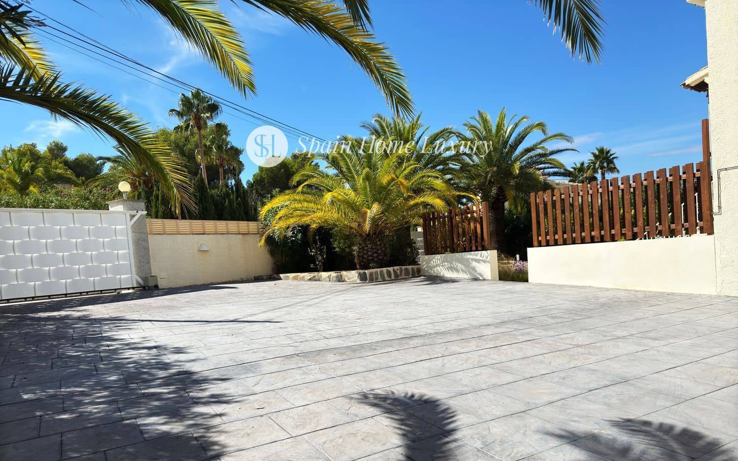 5 bedroom Villa for sale in Benissa with pool garage - € 659,000 (Ref: 9004048)