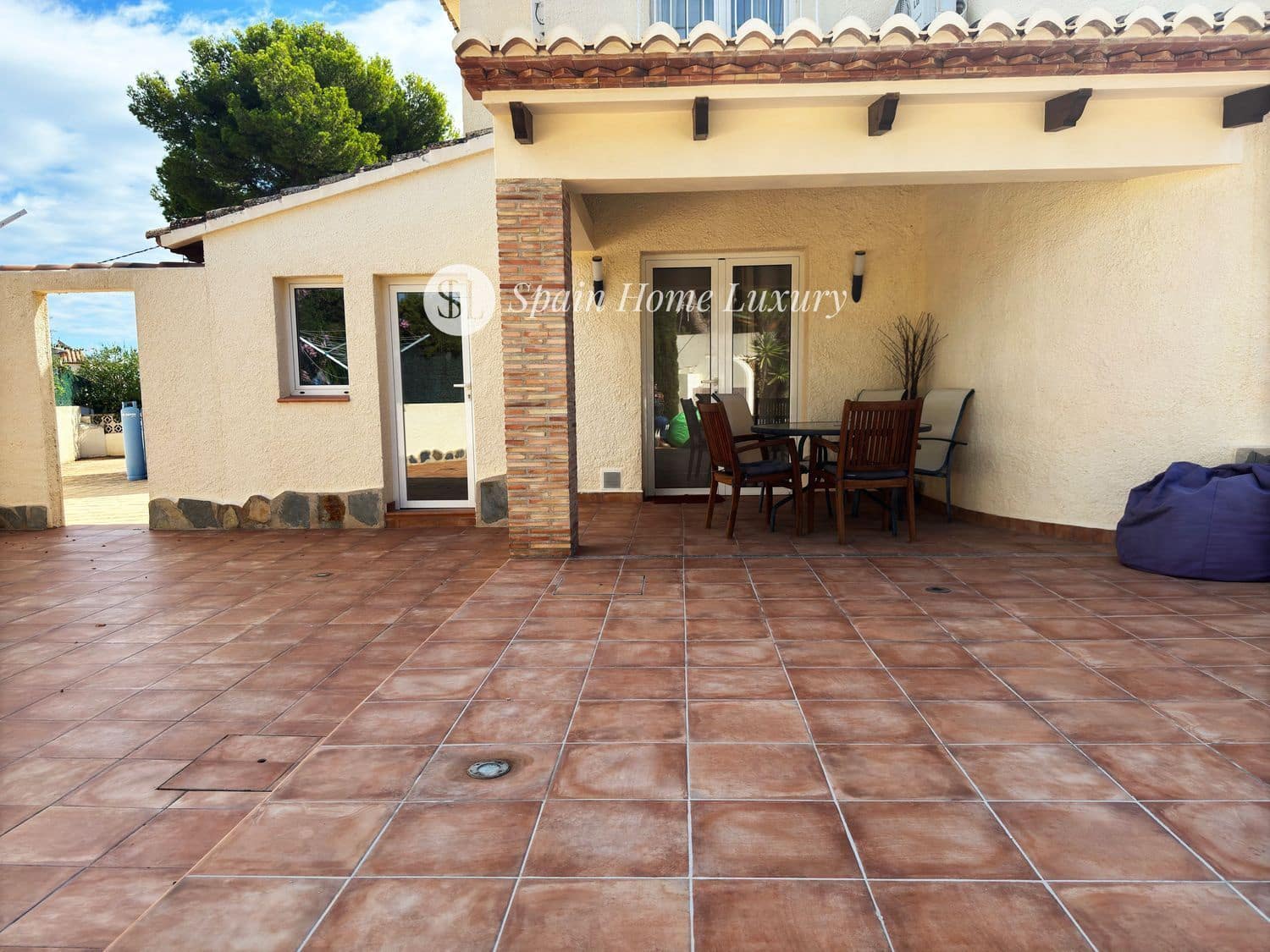 5 bedroom Villa for sale in Benissa with pool garage - € 659,000 (Ref: 9004048)