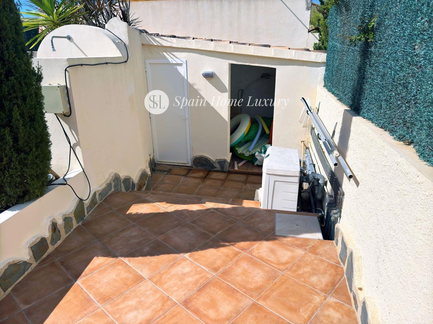 5 bedroom Villa for sale in Benissa with pool garage - € 659,000 (Ref: 9004048)