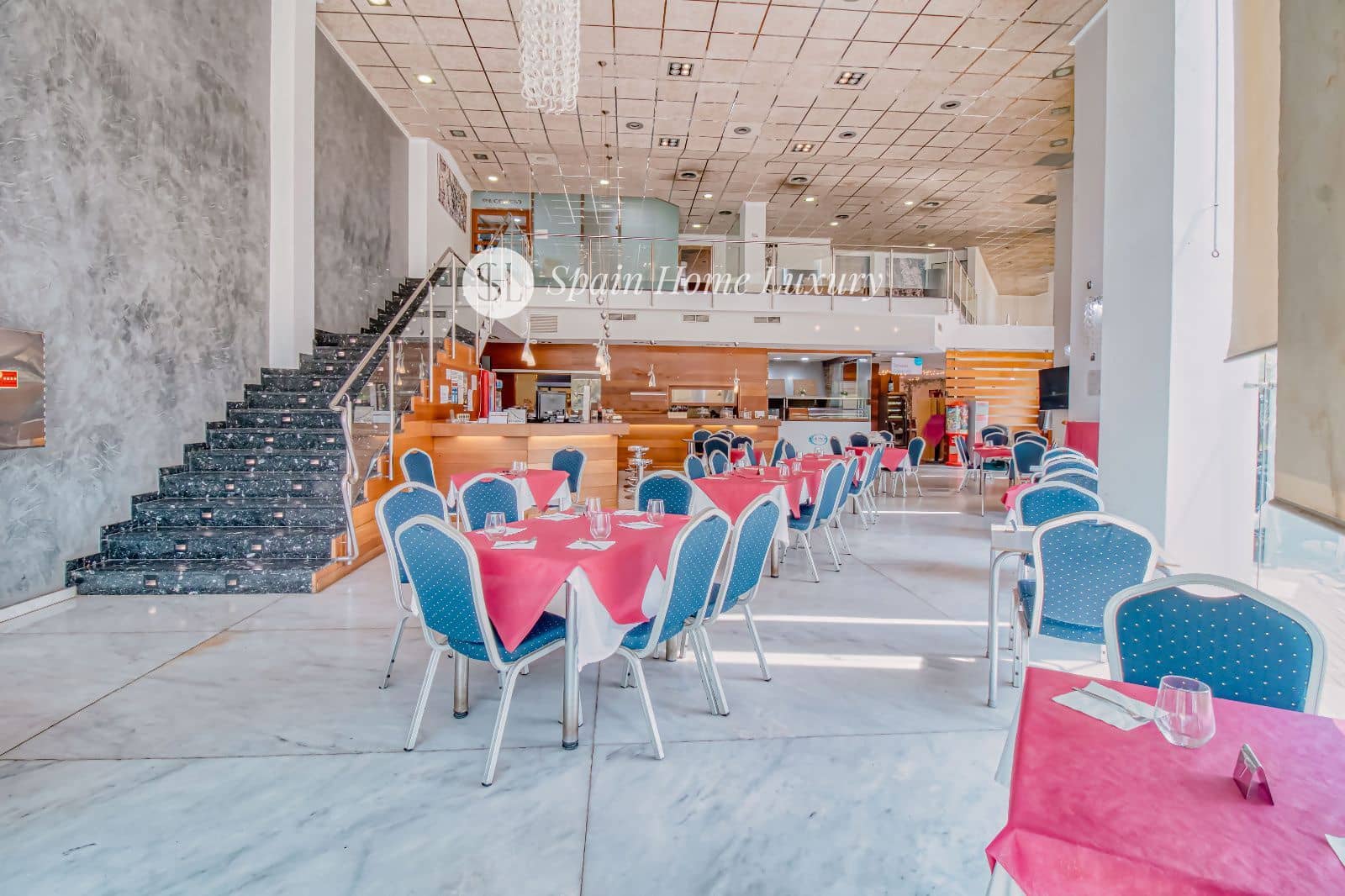 14 quarto Restaurante/Bar para venda em Alzira - 2 490 000 € (Ref: 9004113)