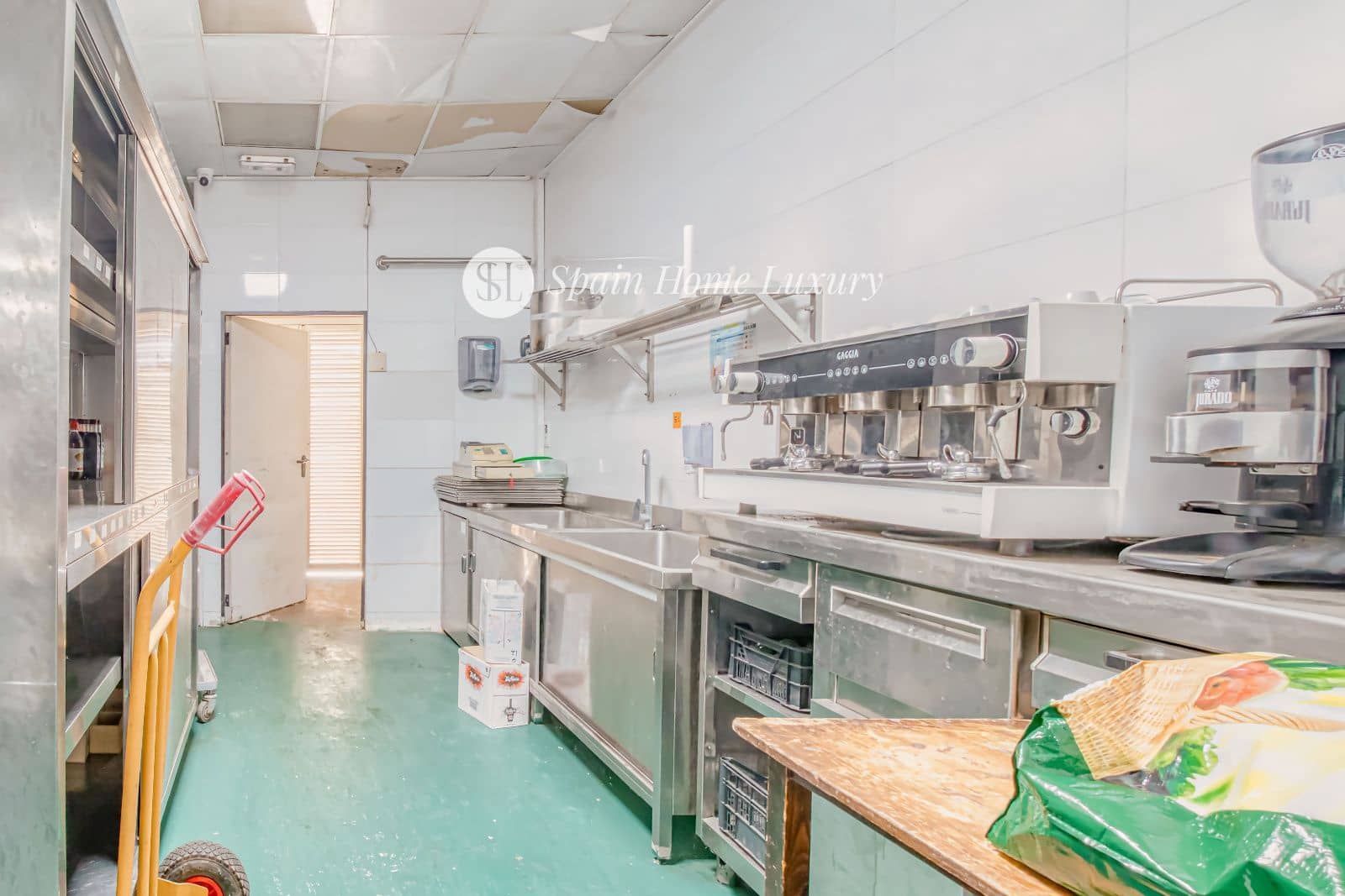 14 quarto Restaurante/Bar para venda em Alzira - 2 490 000 € (Ref: 9004113)