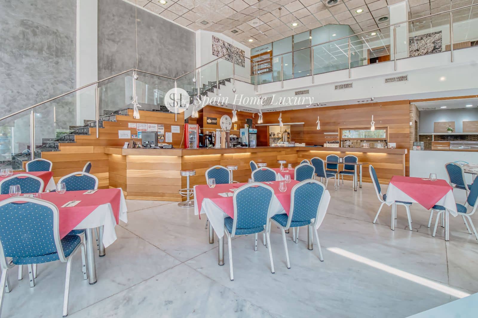 14 quarto Restaurante/Bar para venda em Alzira - 2 490 000 € (Ref: 9004113)