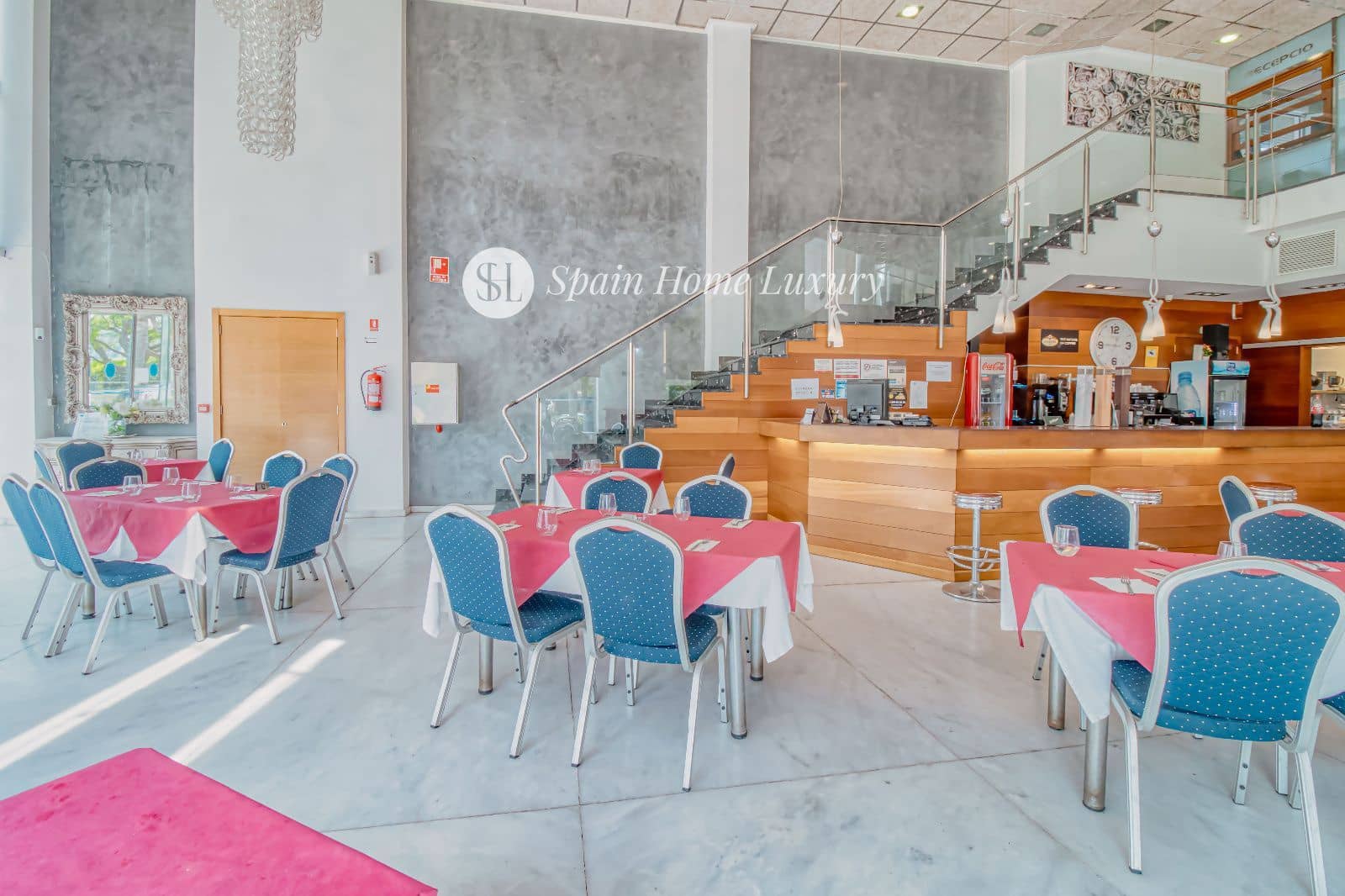 14 quarto Restaurante/Bar para venda em Alzira - 2 490 000 € (Ref: 9004113)